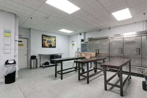 Commercial property in Hollywood, Florida № 2024303 - photo 6