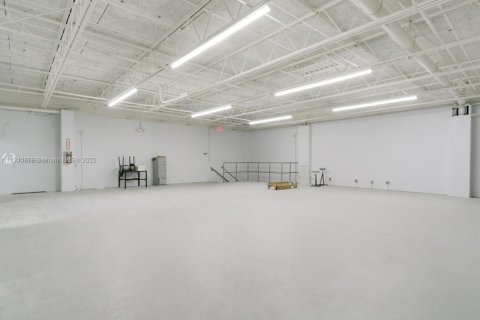 Commercial property in Hollywood, Florida № 2024303 - photo 19