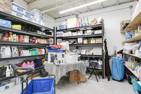 Commercial property in Hollywood, Florida № 2024303 - photo 13