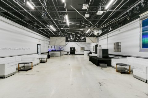 Commercial property in Hollywood, Florida № 2024303 - photo 4