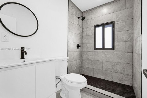 Propiedad comercial en venta en Miami, Florida, 145.48 m2 № 1696613 - foto 10