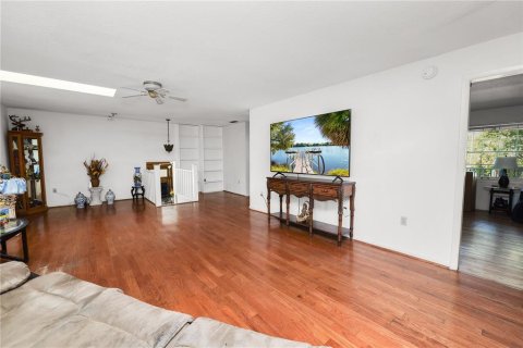 House in Mulberry, Florida 3 bedrooms, 284.19 sq.m. № 2225528 - photo 17