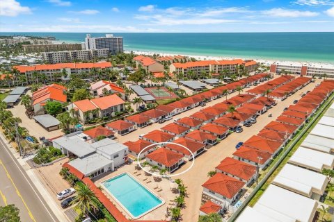 Villa ou maison à vendre à Sarasota, Floride: 2 chambres, 77.67 m2 № 2156685 - photo 3