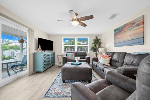 Villa ou maison à vendre à Sarasota, Floride: 2 chambres, 77.67 m2 № 2156685 - photo 13