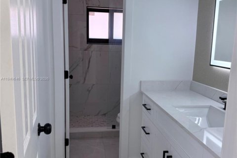 Villa ou maison à vendre à Miami, Floride: 3 chambres, 107.02 m2 № 2005249 - photo 19