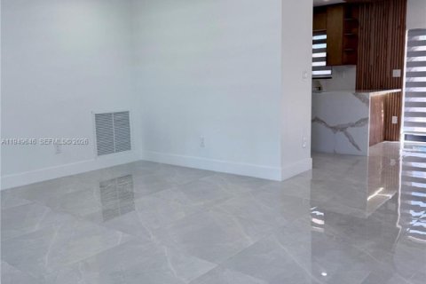 Villa ou maison à vendre à Miami, Floride: 3 chambres, 107.02 m2 № 2005249 - photo 7