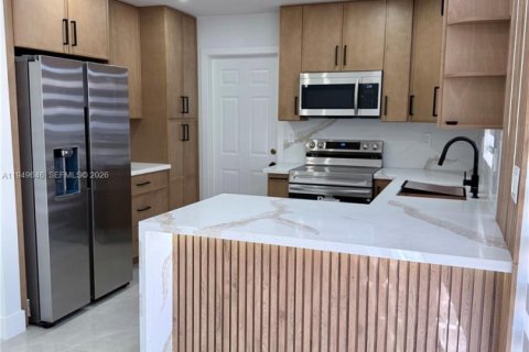 Villa ou maison à vendre à Miami, Floride: 3 chambres, 107.02 m2 № 2005249 - photo 11