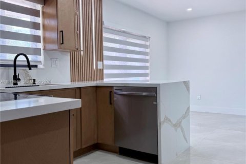 Villa ou maison à vendre à Miami, Floride: 3 chambres, 107.02 m2 № 2005249 - photo 12