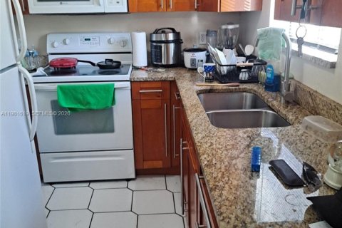 Condo à Sweetwater, Floride, 1 chambre  № 2080057