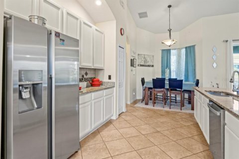 House in Kissimmee, Florida 4 bedrooms, 206.43 sq.m. № 1851433 - photo 13