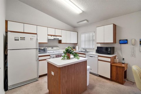 House in Leesburg, Florida 2 bedrooms, 155.43 sq.m. № 1546285 - photo 23