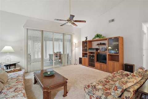 House in Leesburg, Florida 2 bedrooms, 155.43 sq.m. № 1546285 - photo 18