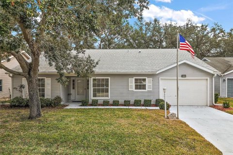 House in Leesburg, Florida 2 bedrooms, 155.43 sq.m. № 1546285 - photo 1