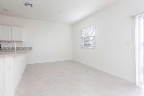 Adosado en venta en Homestead, Florida, 3 dormitorios, 143.26 m2 № 1992296 - foto 5