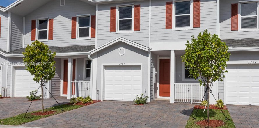 Adosado en Homestead, Florida 3 dormitorios, 143.26 m2 № 1992296