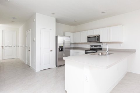 Adosado en venta en Homestead, Florida, 3 dormitorios, 143.26 m2 № 1992296 - foto 3