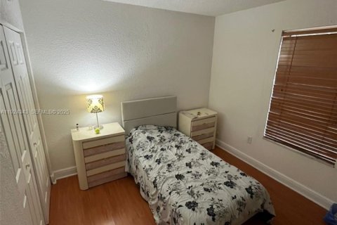 Copropriété à vendre à Hialeah, Floride: 2 chambres, 82.68 m2 № 1982618 - photo 9