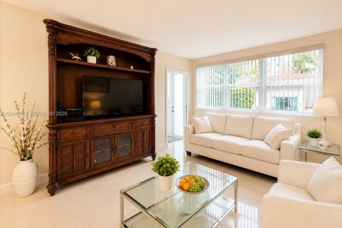 Condo in Hallandale Beach, Florida, 1 bedroom  № 2086634 - photo 6