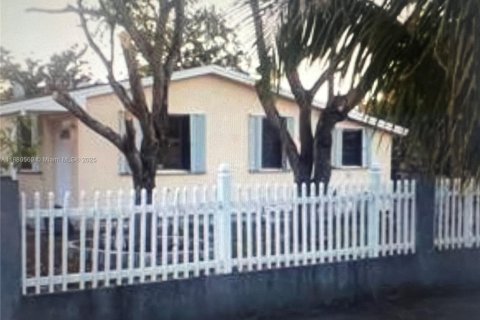 House in Lauderhill, Florida 3 bedrooms, 77.67 sq.m. № 1922005 - photo 9