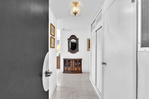 Copropriété à vendre à Fort Lauderdale, Floride: 2 chambres, 104.05 m2 № 2189107 - photo 21