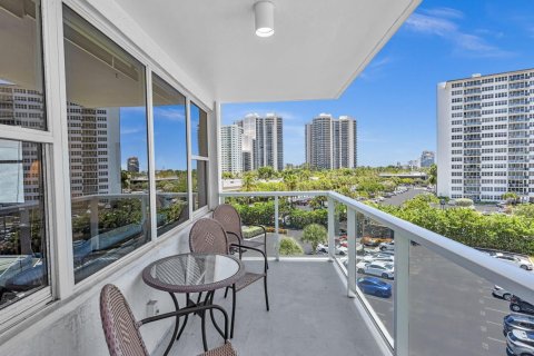 Copropriété à vendre à Fort Lauderdale, Floride: 2 chambres, 104.05 m2 № 2189107 - photo 7