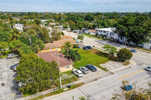 Propiedad comercial en Fort Lauderdale, Florida 169.08 m2 № 2176244
