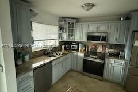 Снять в аренду виллу или дом в Хомстед, Флорида 3 спальни, 148.83м2, № 2004786 - фото 11