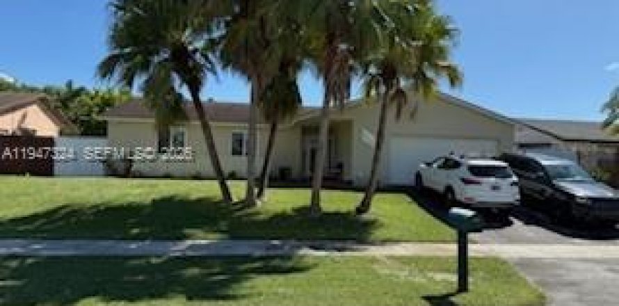 Дом в Хомстед, Флорида 3 спальни, 148.83м2 № 2004786