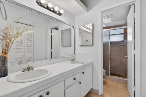 Купить кондоминиум в Маргит, Флорида 1 спальня, 66.89м2, № 2043610 - фото 11