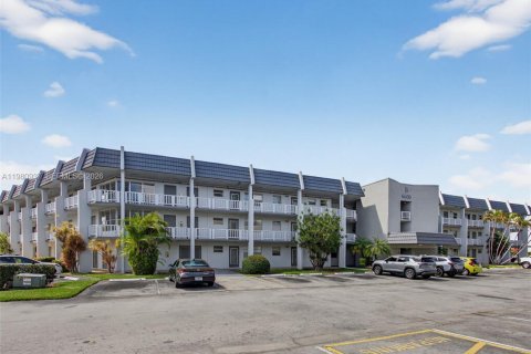 Купить кондоминиум в Маргит, Флорида 1 спальня, 66.89м2, № 2043610 - фото 12