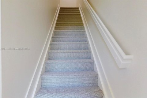Townhouse in Coconut Creek, Florida 4 bedrooms, 176.51 sq.m. № 1850488 - photo 6