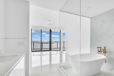 Copropriété à vendre à Miami, Floride: 2 chambres, 143.53 m2 № 1965032 - photo 16
