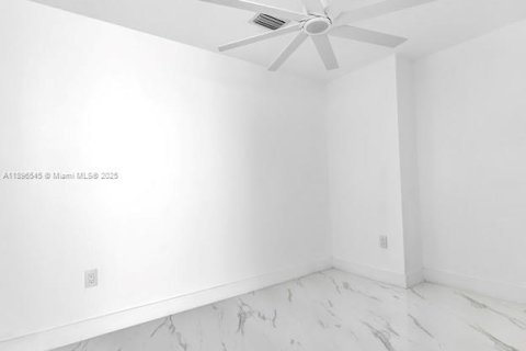 Copropriété à vendre à Miami, Floride: 2 chambres, 143.53 m2 № 1965032 - photo 24