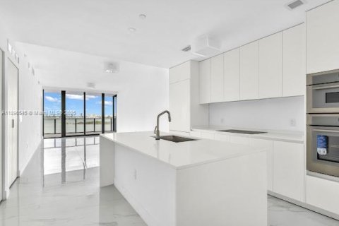 Copropriété à vendre à Miami, Floride: 2 chambres, 143.53 m2 № 1965032 - photo 1