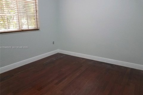 Condominio en alquiler en Hialeah Gardens, Florida, 3 dormitorios, 109.62 m2 № 1992835 - foto 6