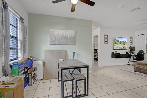 House in Hollywood, Florida 3 bedrooms, 201.6 sq.m. № 1931940 - photo 15