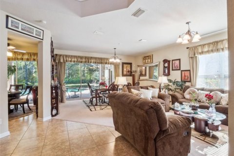 House in Orlando, Florida 4 bedrooms, 320.88 sq.m. № 2218282 - photo 13