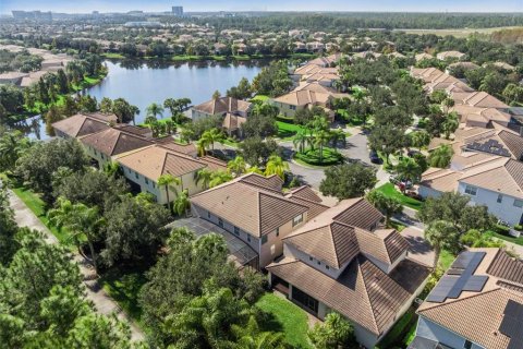 House in Orlando, Florida 4 bedrooms, 320.88 sq.m. № 2218282 - photo 5