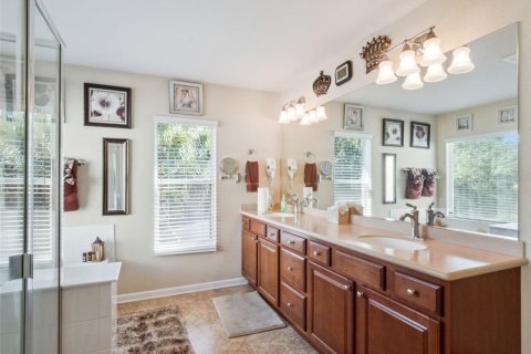 House in Orlando, Florida 4 bedrooms, 320.88 sq.m. № 2218282 - photo 26