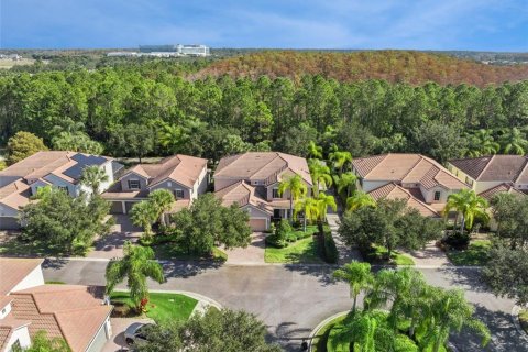 House in Orlando, Florida 4 bedrooms, 320.88 sq.m. № 2218282 - photo 4