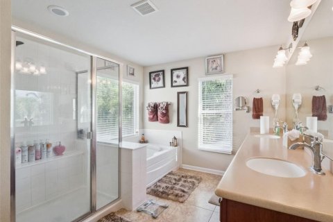 House in Orlando, Florida 4 bedrooms, 320.88 sq.m. № 2218282 - photo 25