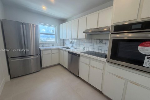 Copropriété à louer à Miami Beach, Floride: 1 chambre, 78.5 m2 № 2340431 - photo 27