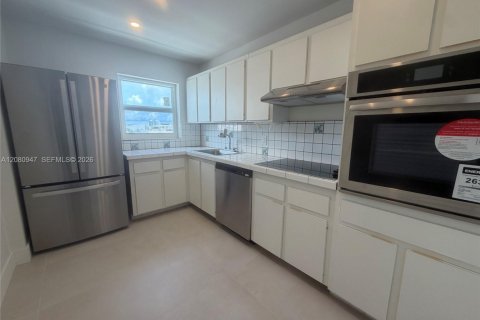 Copropriété à louer à Miami Beach, Floride: 1 chambre, 78.5 m2 № 2340431 - photo 24