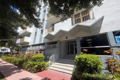 Copropriété à louer à Miami Beach, Floride: 1 chambre, 78.5 m2 № 2340431 - photo 3