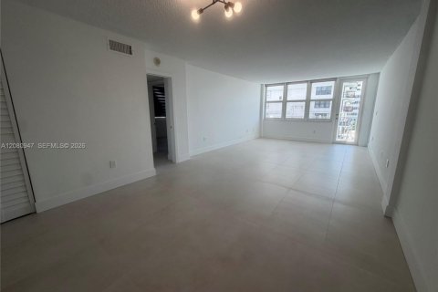 Copropriété à louer à Miami Beach, Floride: 1 chambre, 78.5 m2 № 2340431 - photo 11