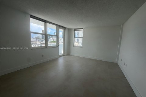 Copropriété à louer à Miami Beach, Floride: 1 chambre, 78.5 m2 № 2340431 - photo 23