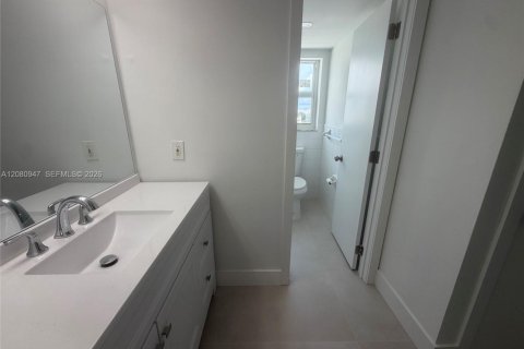 Copropriété à louer à Miami Beach, Floride: 1 chambre, 78.5 m2 № 2340431 - photo 17