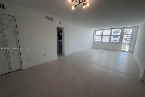 Copropriété à louer à Miami Beach, Floride: 1 chambre, 78.5 m2 № 2340431 - photo 9