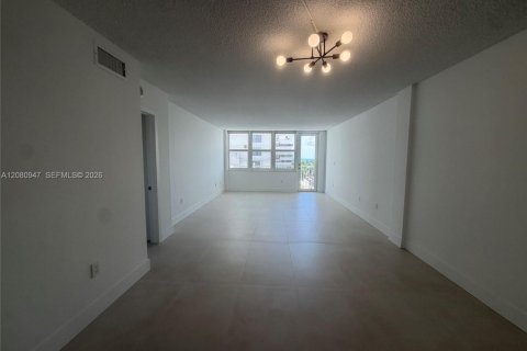 Copropriété à louer à Miami Beach, Floride: 1 chambre, 78.5 m2 № 2340431 - photo 25