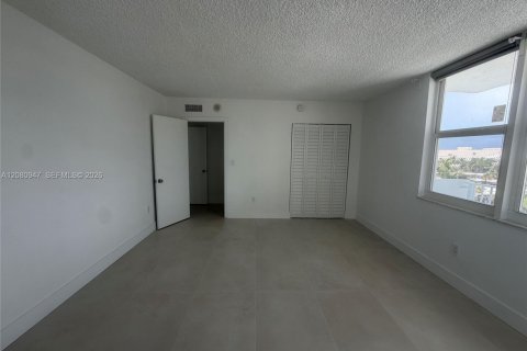 Copropriété à louer à Miami Beach, Floride: 1 chambre, 78.5 m2 № 2340431 - photo 19
